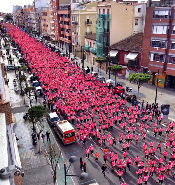 12.000 Mujeres Provocan La 'marea Rosa' En Valencia En Su Carrera